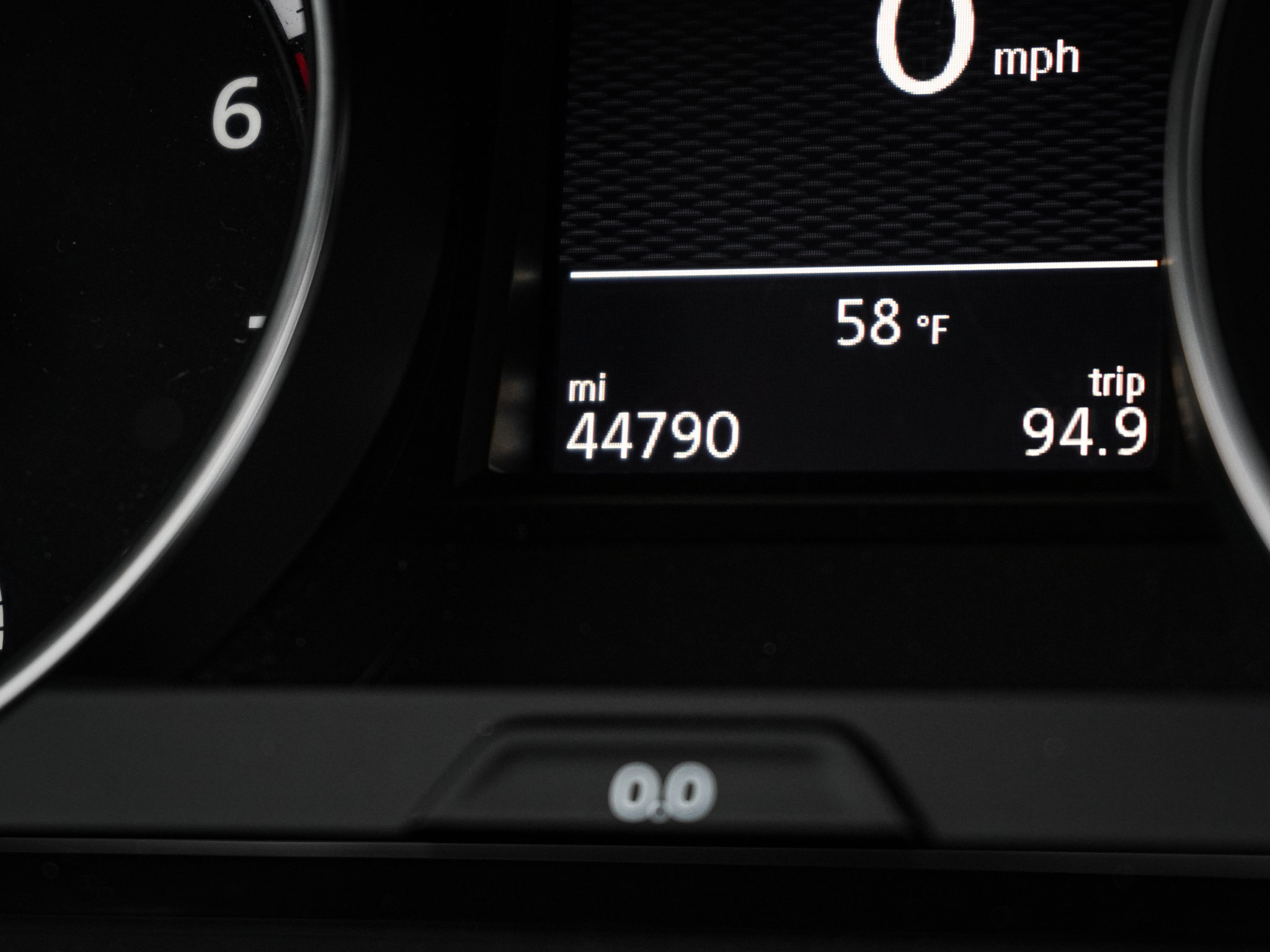 Used 2015 Volkswagen Golf R 4-Door image 22