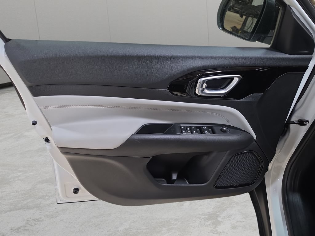 New 2026 Jeep Compass Limited AWD/4WD image 12