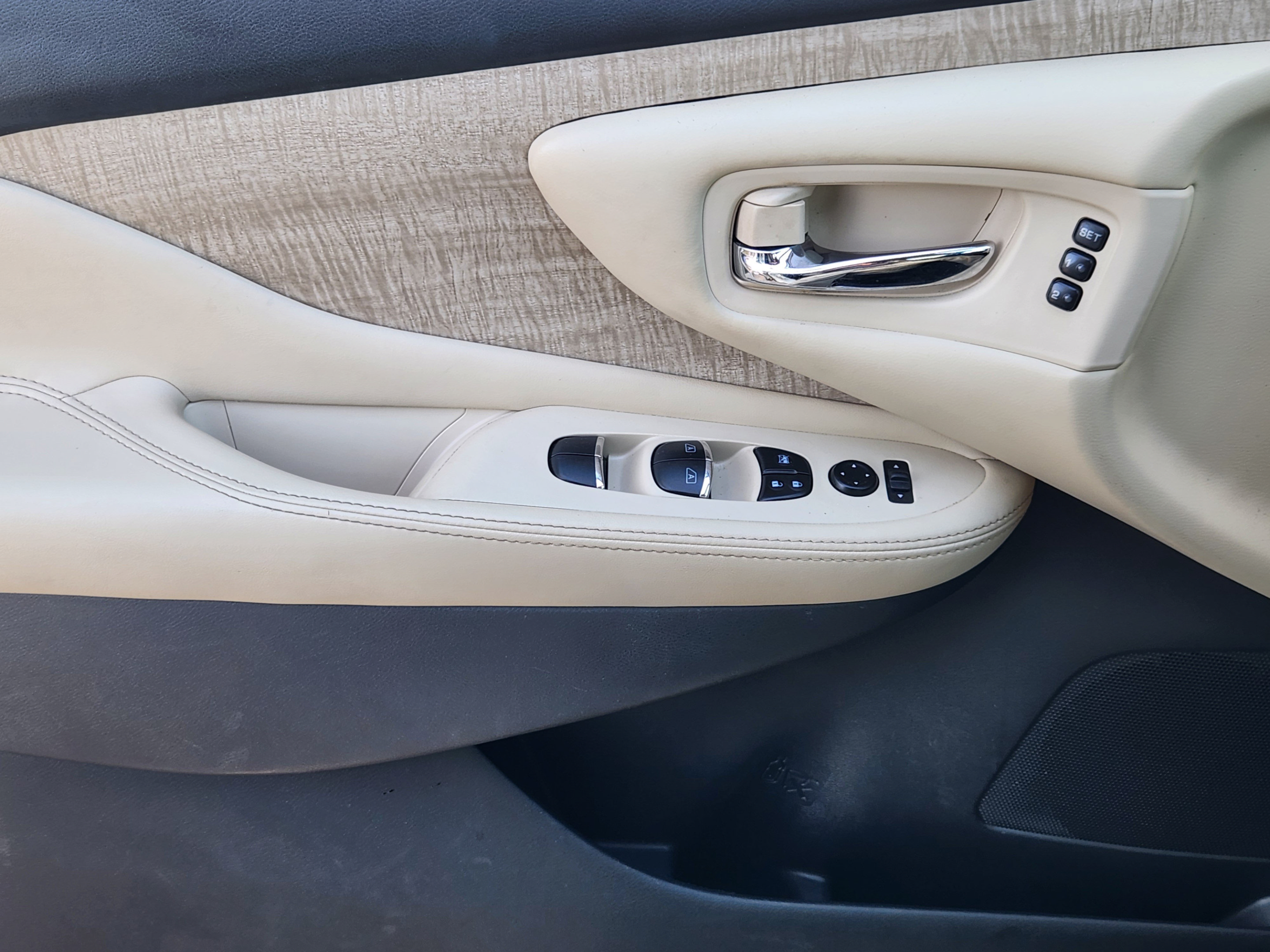 Used 2020 Nissan Murano SL w/ Moonroof Package FWD image 18