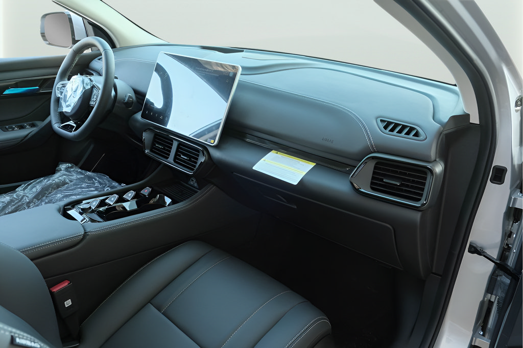 New 2025 VinFast VF 8 Eco AWD/4WD image 13