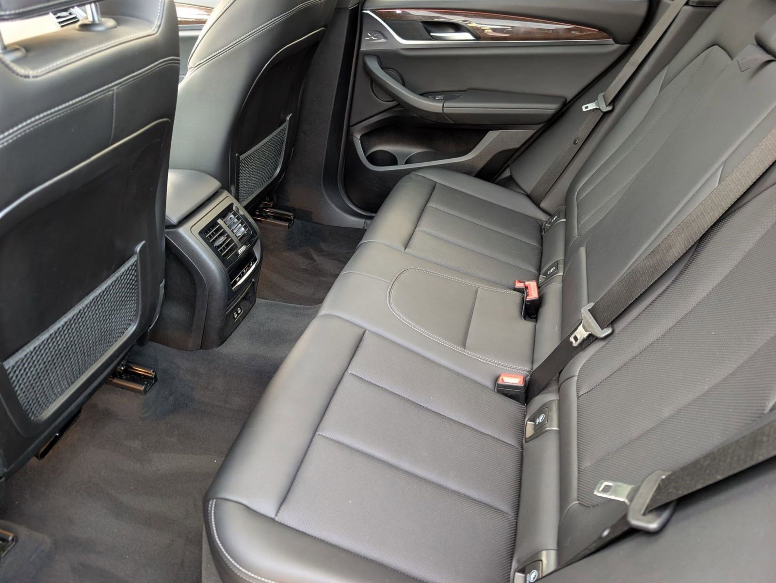 Used 2024 BMW X3 sDrive30i w/ Premium Package image 26