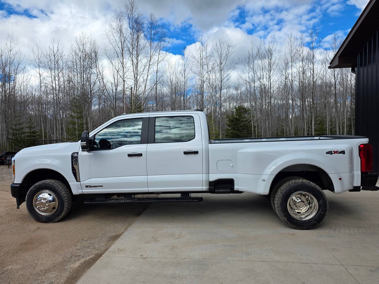 Used 2024 Ford F350 XL AWD/4WD image 3