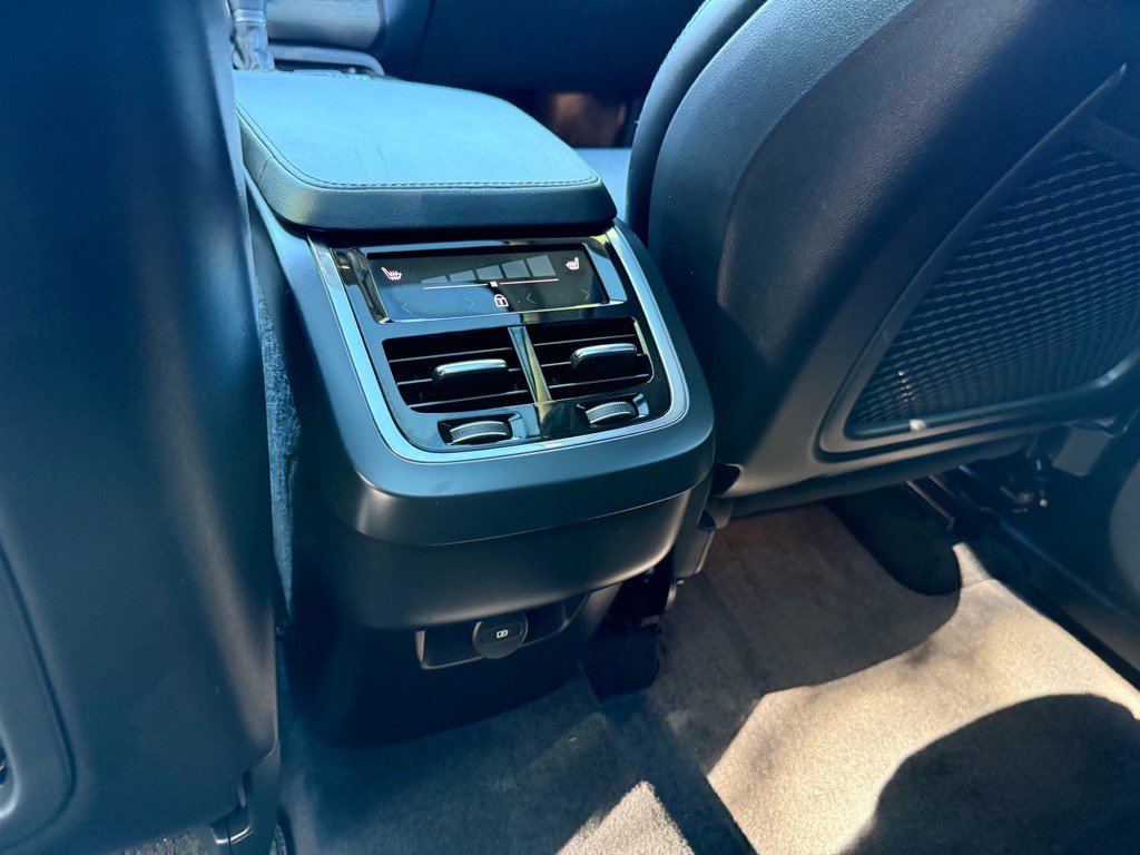 Used 2022 Volvo XC90 T6 Inscription w/ Advanced Package image 37