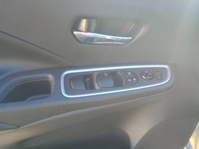 Used 2024 Nissan Versa SR FWD image 23