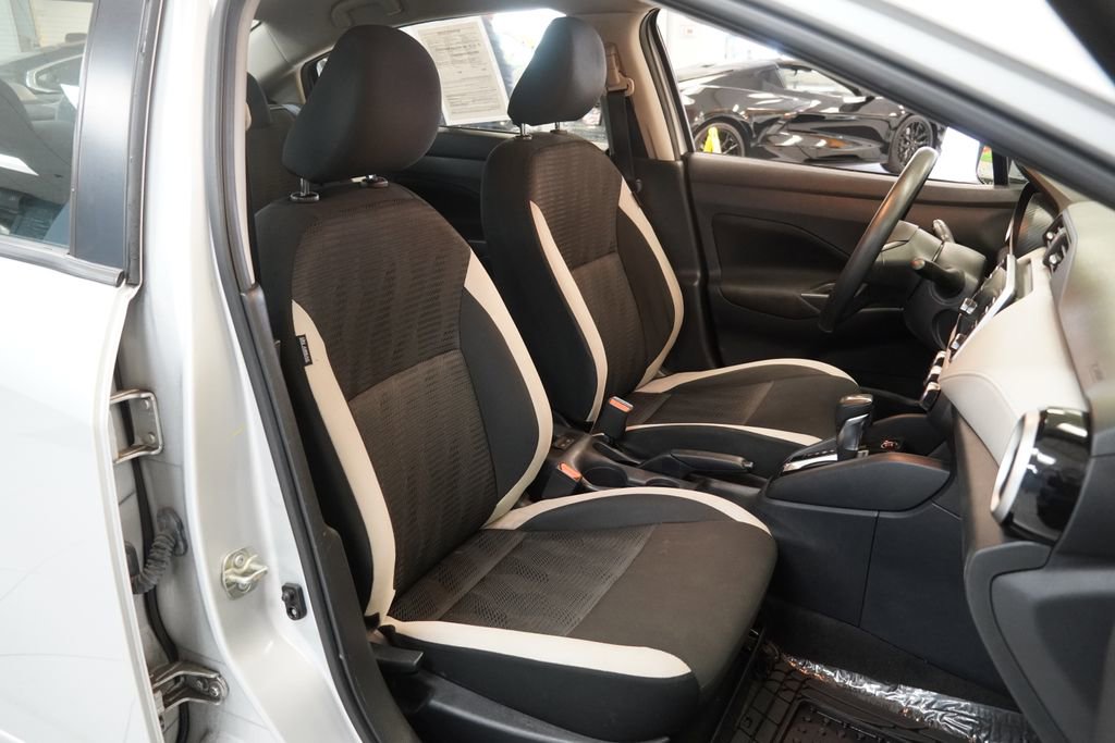 Used 2021 Nissan Versa SV image 23