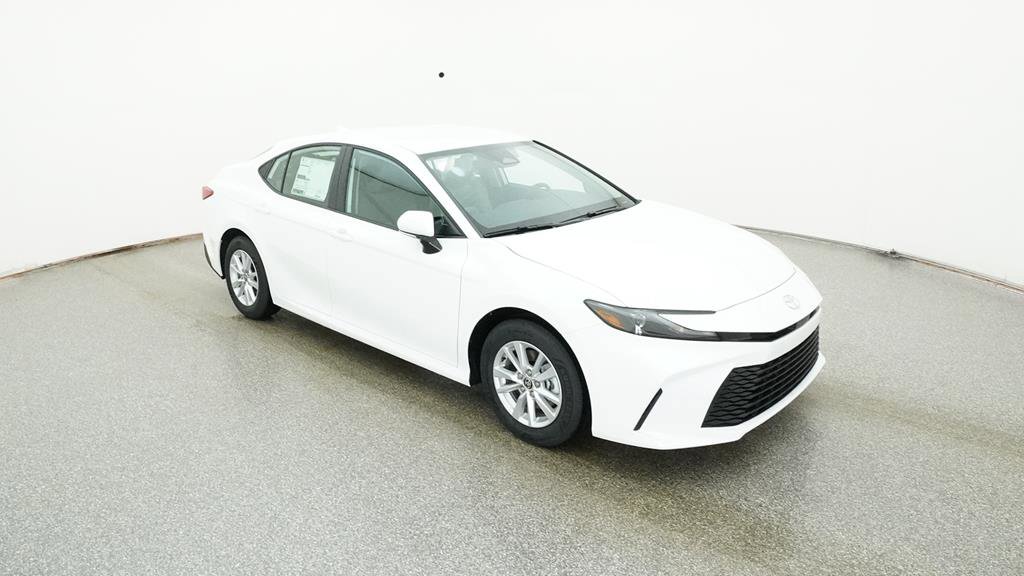 Used 2025 Toyota Camry LE image 29