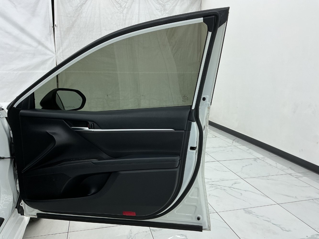 Used 2023 Toyota Camry SE w/ Convenience Package FWD image 19