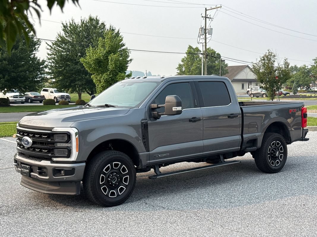 Used 2023 Ford F250 Platinum AWD/4WD image 4