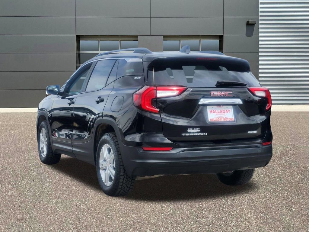 Certified 2022 GMC Terrain SLE w/ Driver Convenience Package image 3