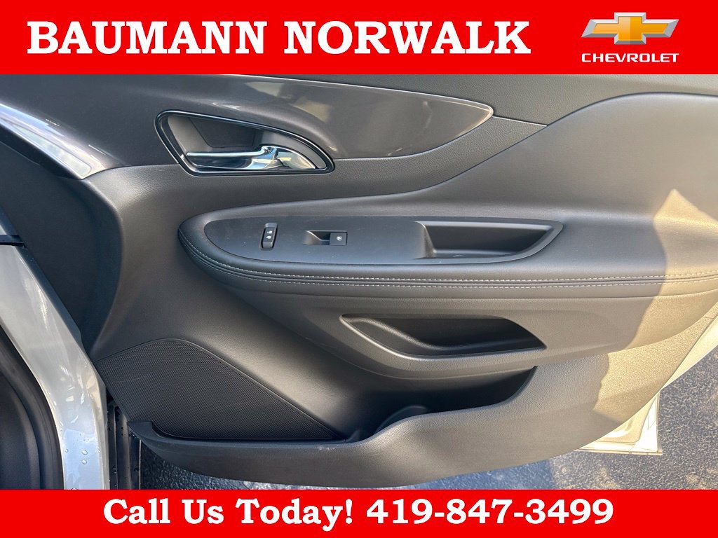 Used 2022 Buick Encore Preferred AWD/4WD image 26