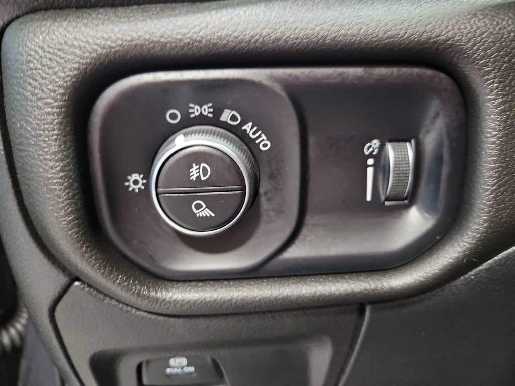 Used 2022 RAM 1500 Big Horn AWD/4WD image 35