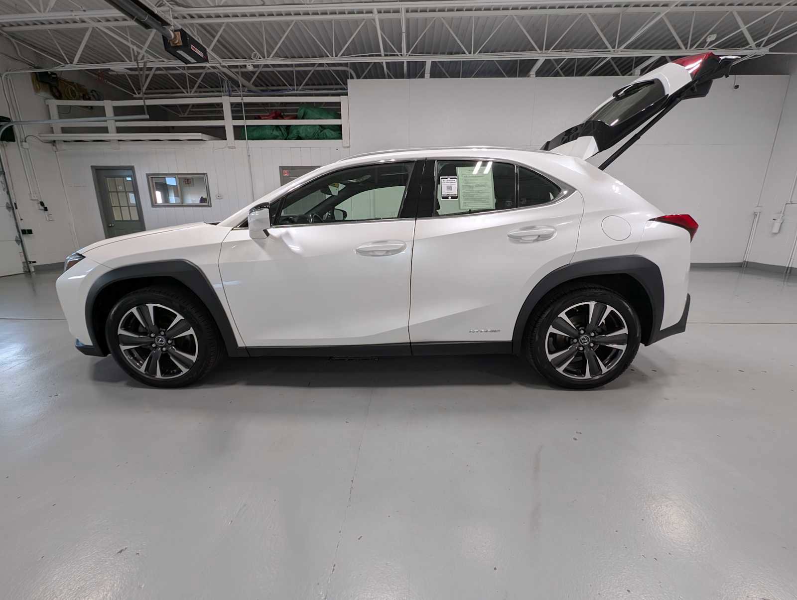 Used 2020 Lexus UX 250h w/ Premium Package image 11