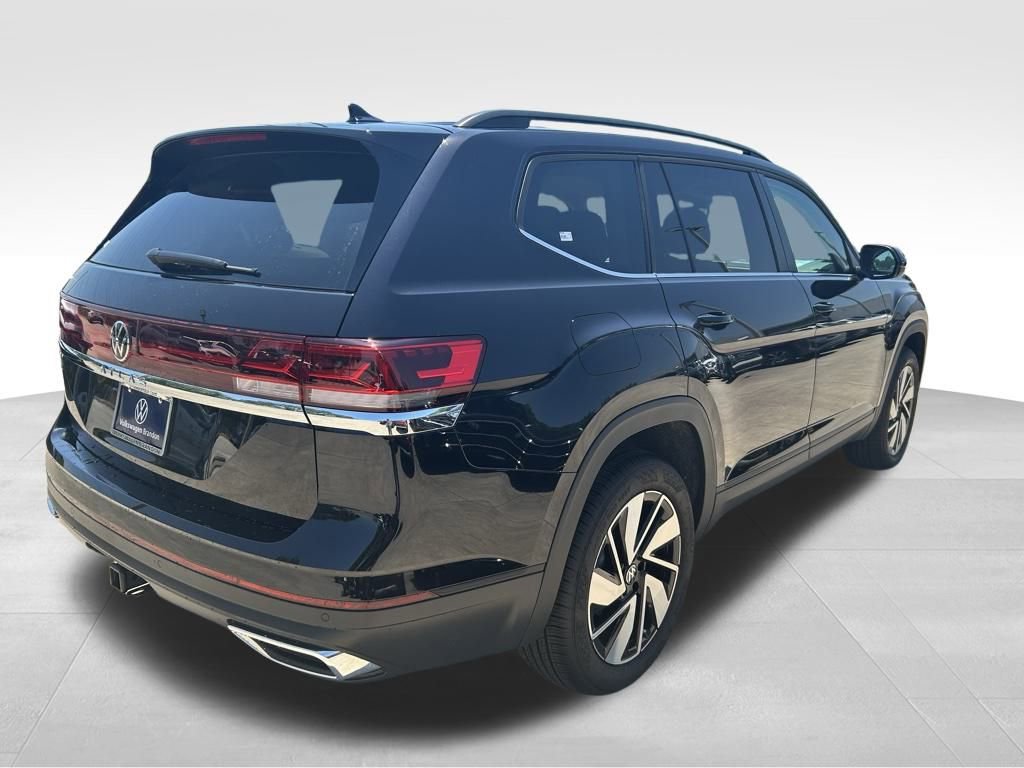Used 2025 Volkswagen Atlas SE w/ Panoramic Sunroof Package image 4