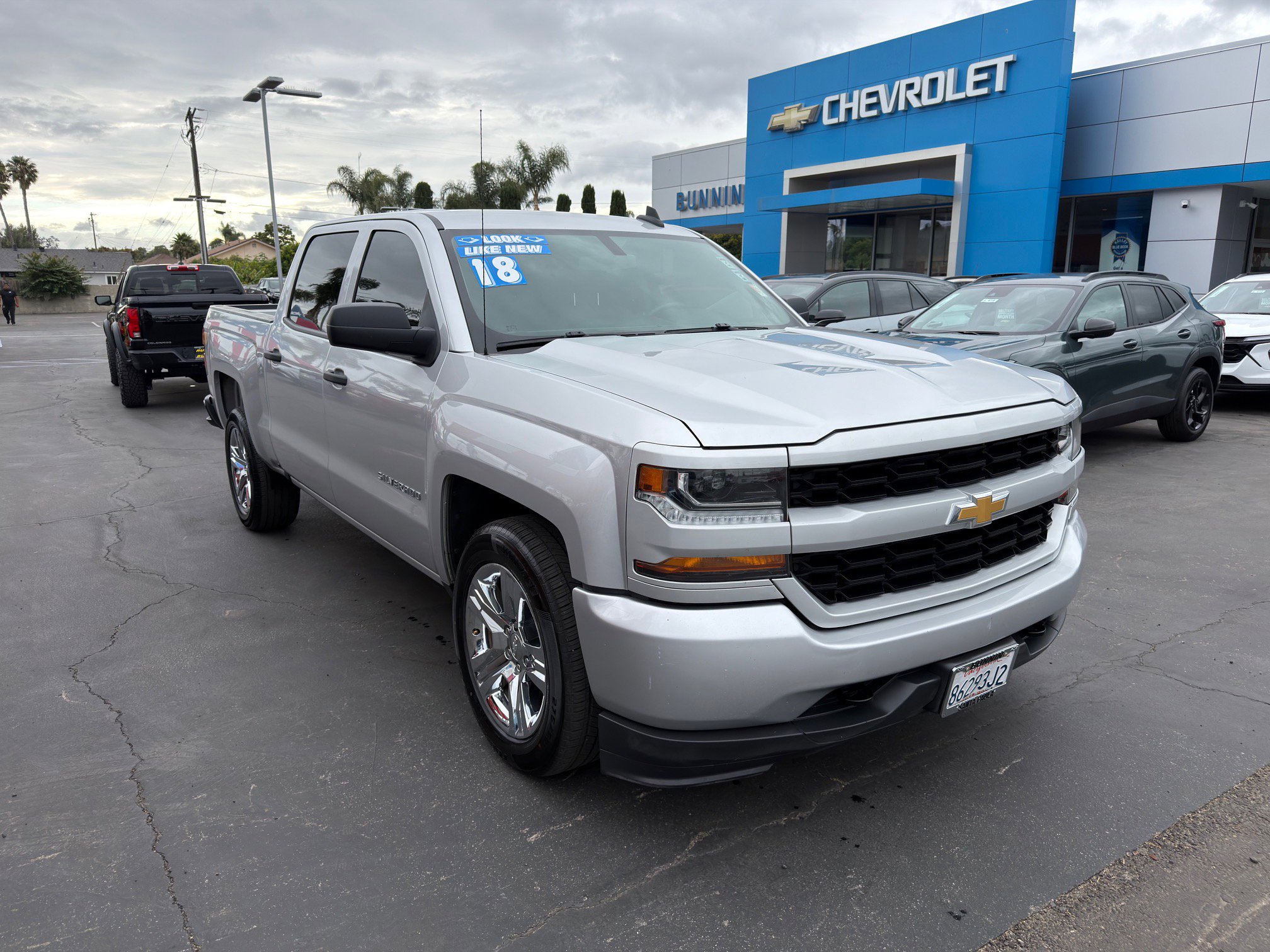 Used 2018 Chevrolet Silverado 1500 Custom w/ Custom Value Package RWD image 2