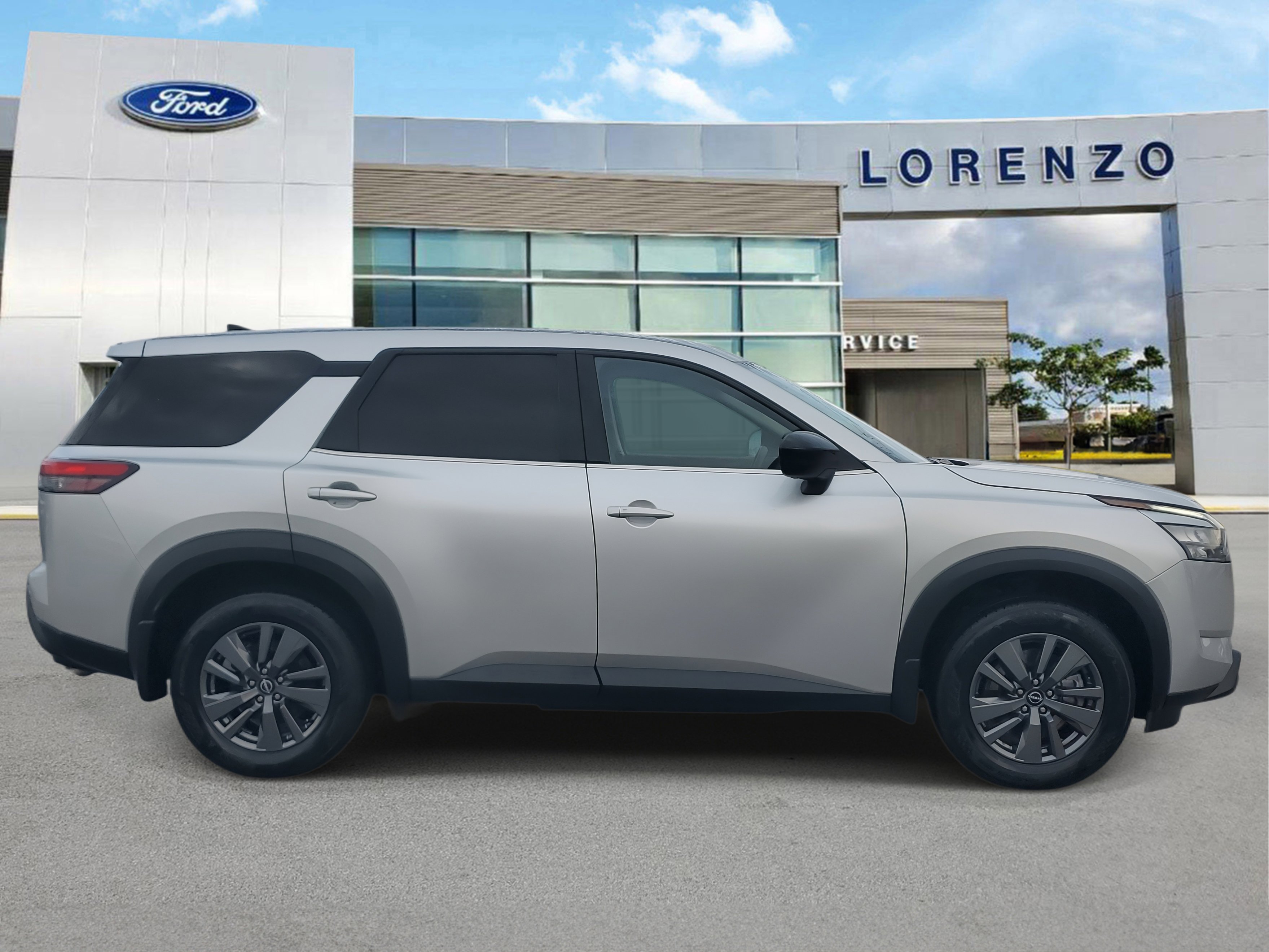 Used 2024 Nissan Pathfinder S image 4