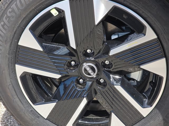 New 2026 Nissan Kicks SV w/ Cold Weather Package AWD/4WD image 9