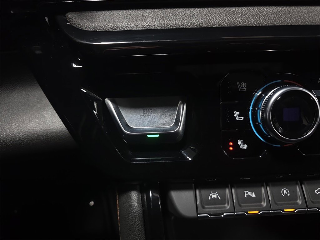 Used 2023 GMC Sierra 1500 AT4 w/ Technology Package image 21