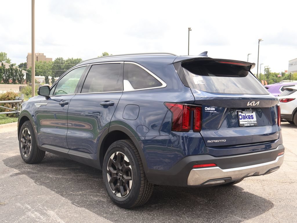 Certified 2024 Kia Sorento S w/ Panoramic Sunroof Package AWD/4WD image 5