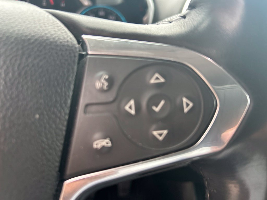 Used 2018 Chevrolet Traverse Premier w/ Driver Confidence II Package FWD image 9