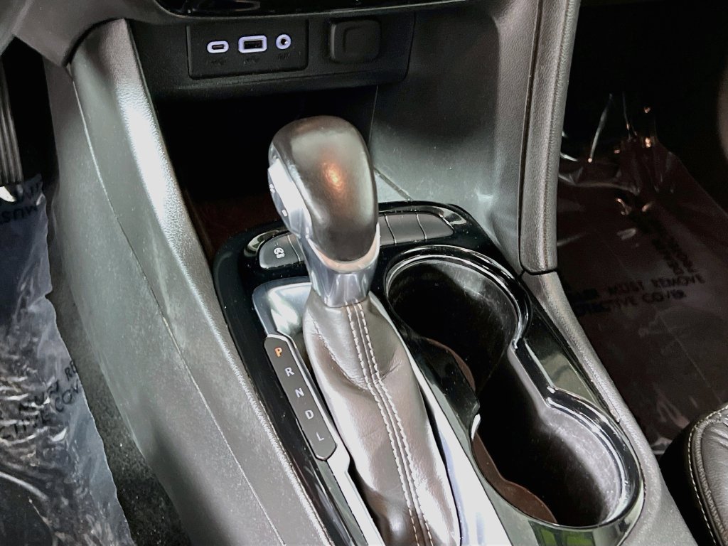 Used 2021 Buick Encore GX Essence w/ Experience Buick Package FWD image 21