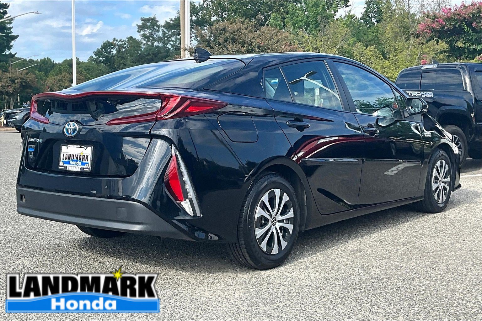 Used 2021 Toyota Prius Prime LE w/ Carpet Mat Package (TMS) FWD image 2
