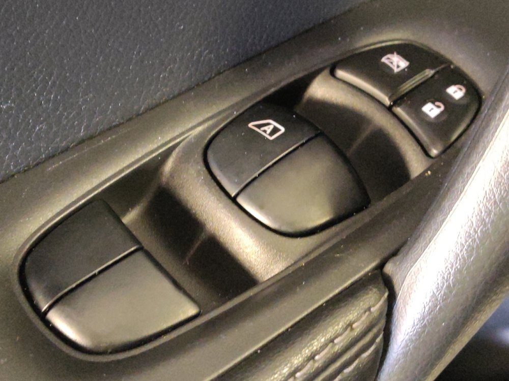 Used 2017 Nissan Rogue Sport S FWD image 27