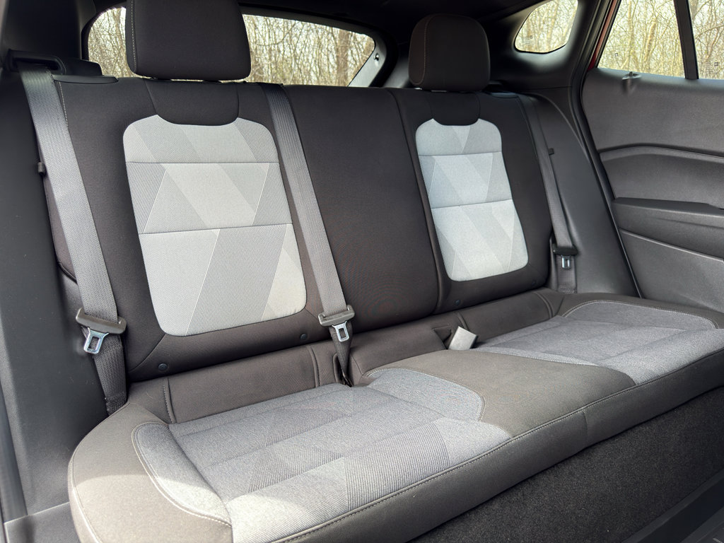 Used 2024 Chevrolet Trax RS w/ Sunroof Package FWD image 26