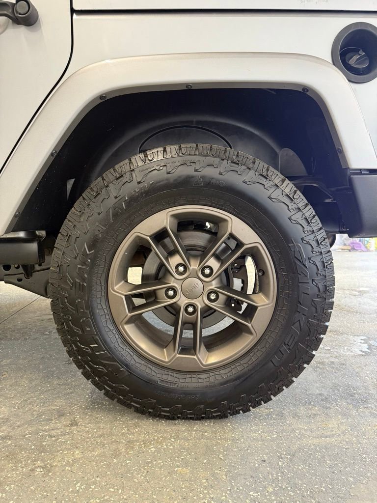 Used 2017 Jeep Wrangler Unlimited Sahara image 31