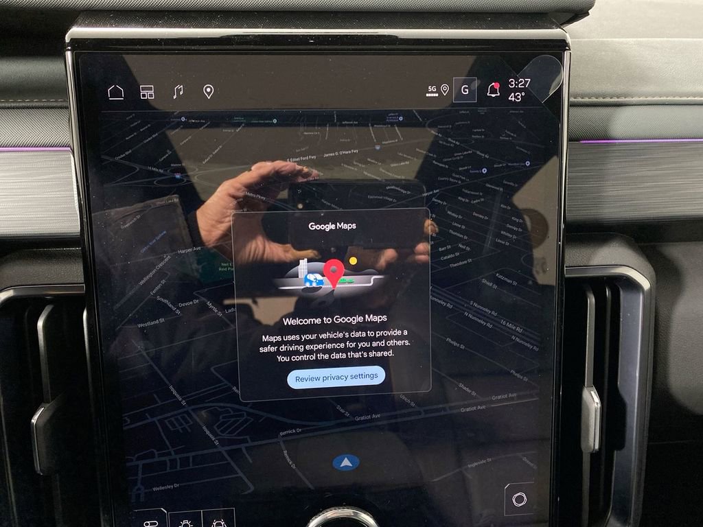 Used 2025 GMC Acadia AT4 w/ Luxury Package image 18