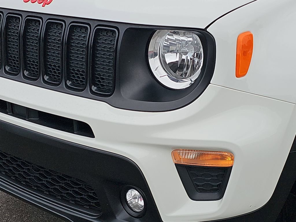 Used 2023 Jeep Renegade Latitude w/ Sun/Sound Group AWD/4WD image 35