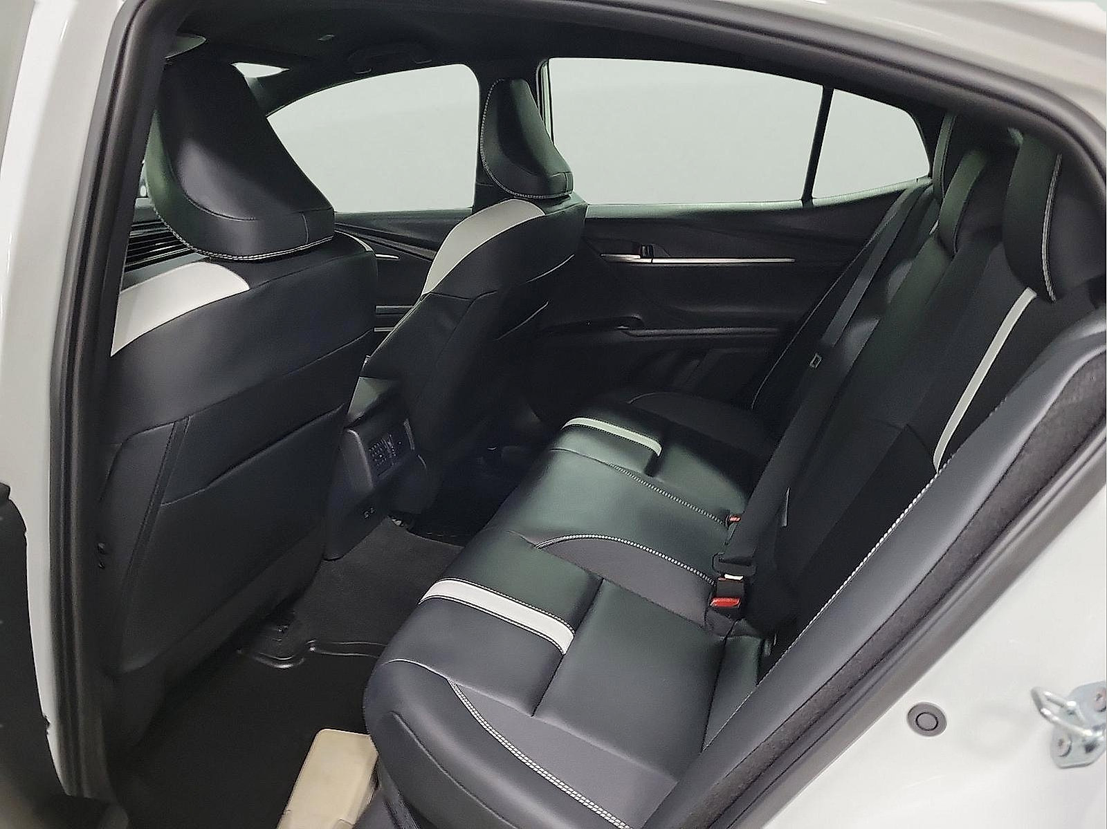 Certified 2025 Toyota Camry SE w/ Convenience Package image 9