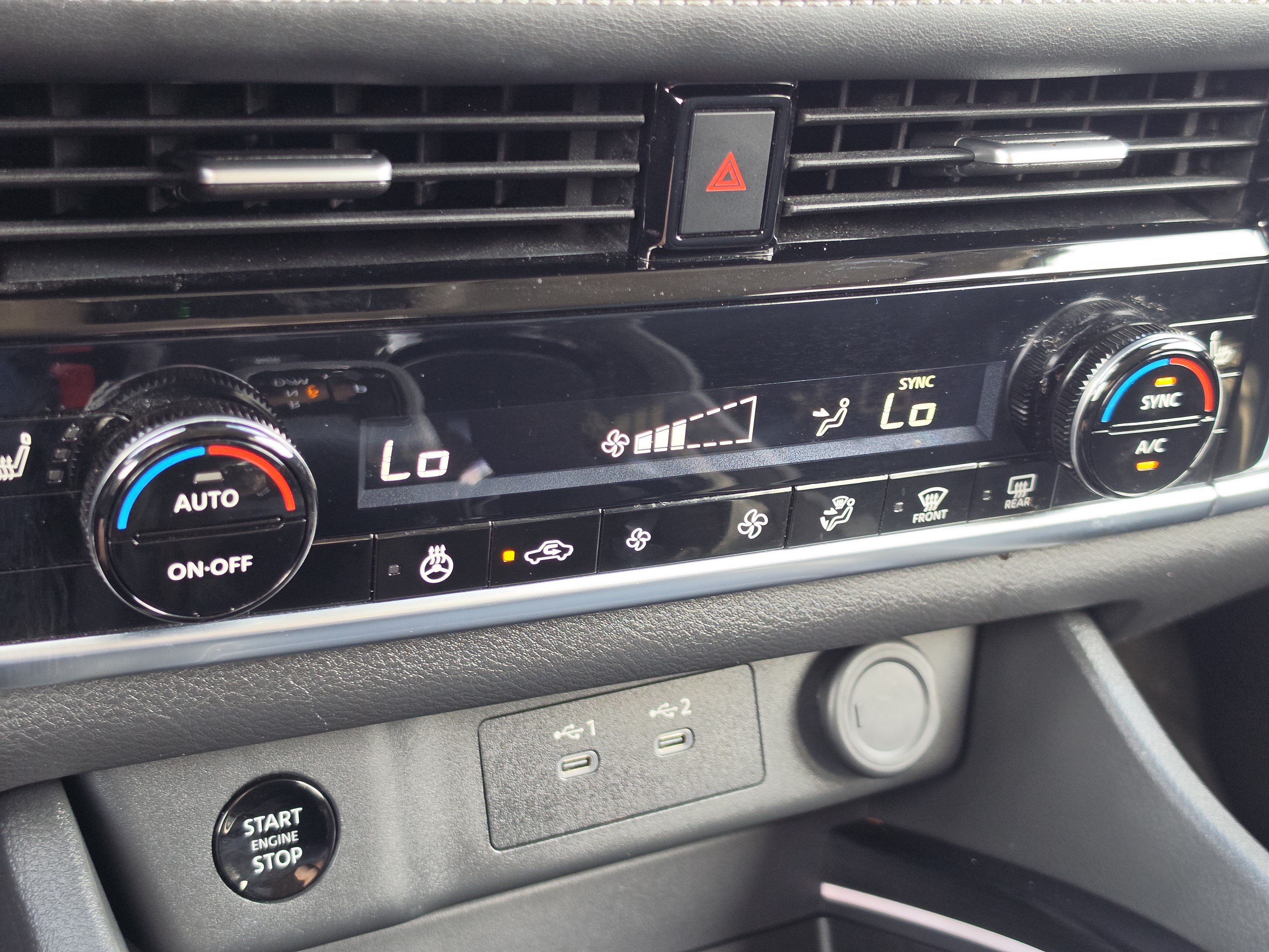 Used 2024 Nissan Rogue SL FWD image 21