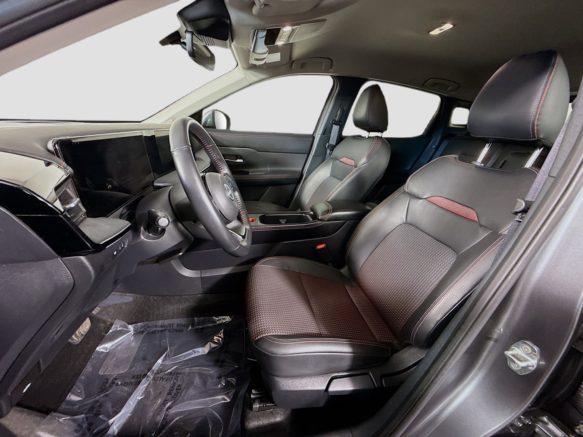 Used 2025 Nissan Kicks SR w/ Interior Electronics Package image 22