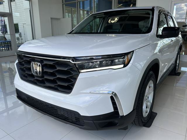 Used 2023 Honda Pilot LX image 2