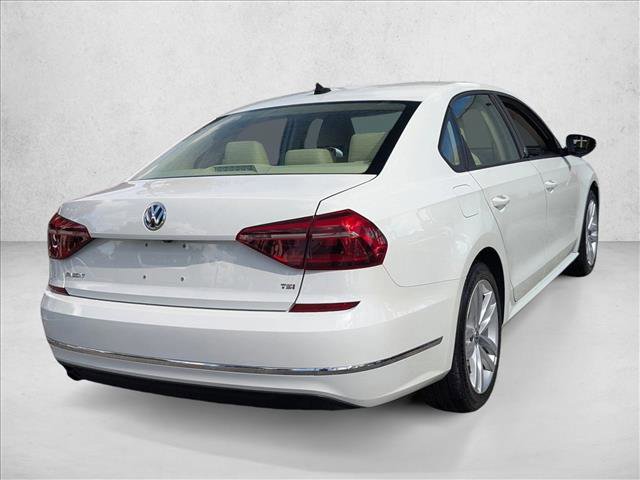 Used 2019 Volkswagen Passat 2.0T Wolfsburg w/ Wheels & Sunroof Package image 5