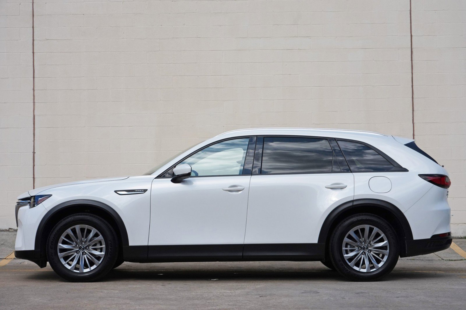 Used 2024 MAZDA CX-90 Plug-In Hybrid w/ Preferred AWD/4WD image 8