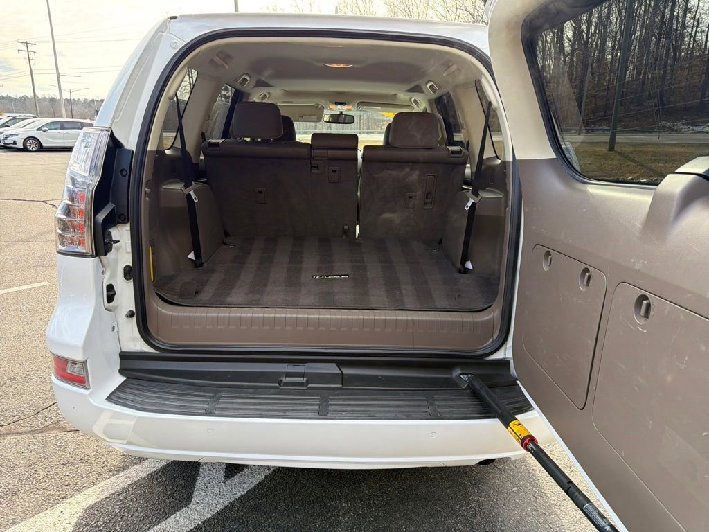 Used 2017 Lexus GX 460 image 26