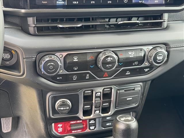 Used 2024 Jeep Wrangler Unlimited Rubicon AWD/4WD image 30