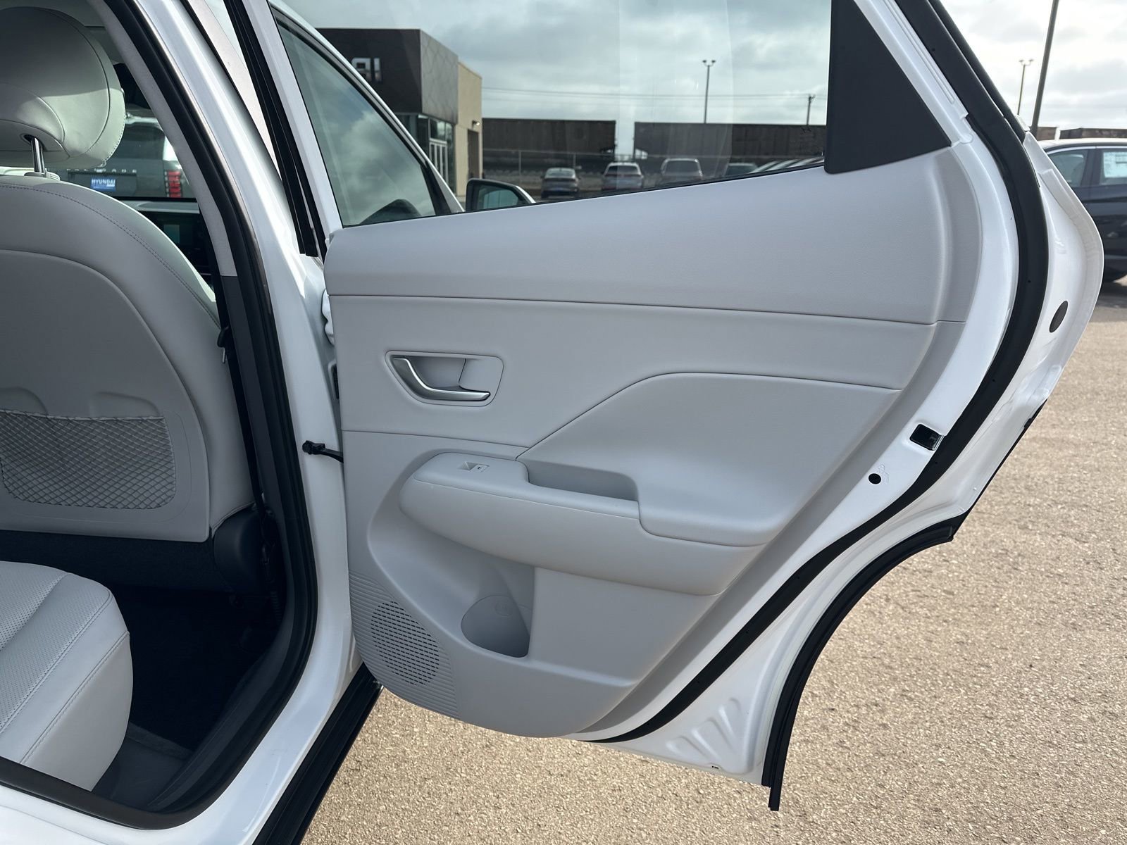 Used 2025 Hyundai Kona Limited image 28