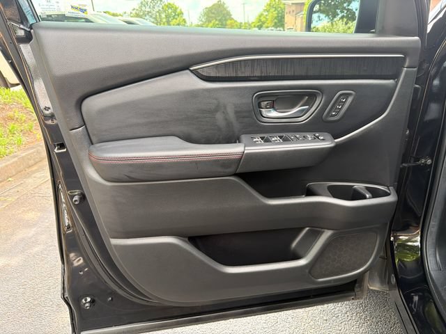 Used 2025 Honda Pilot Black Edition image 10