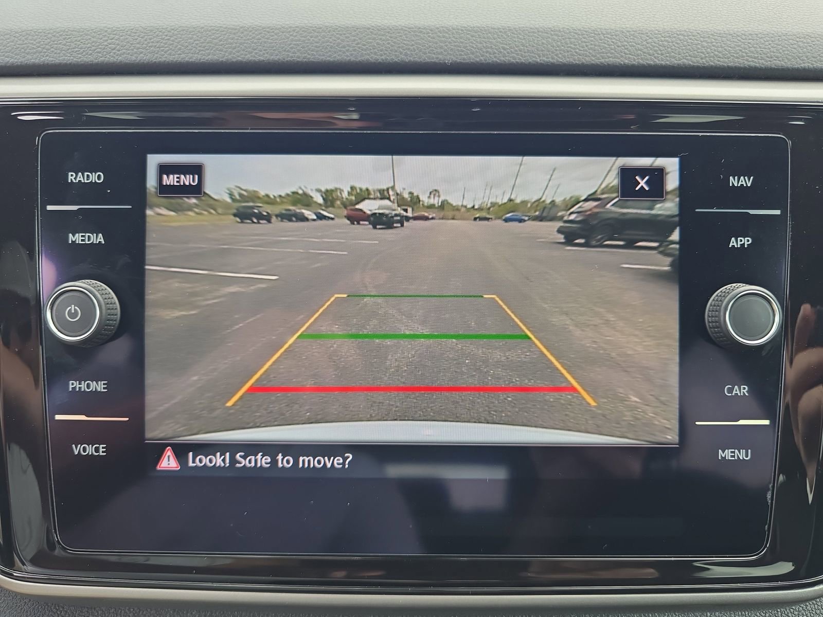 Used 2020 Volkswagen Atlas Cross Sport SEL Premium image 18