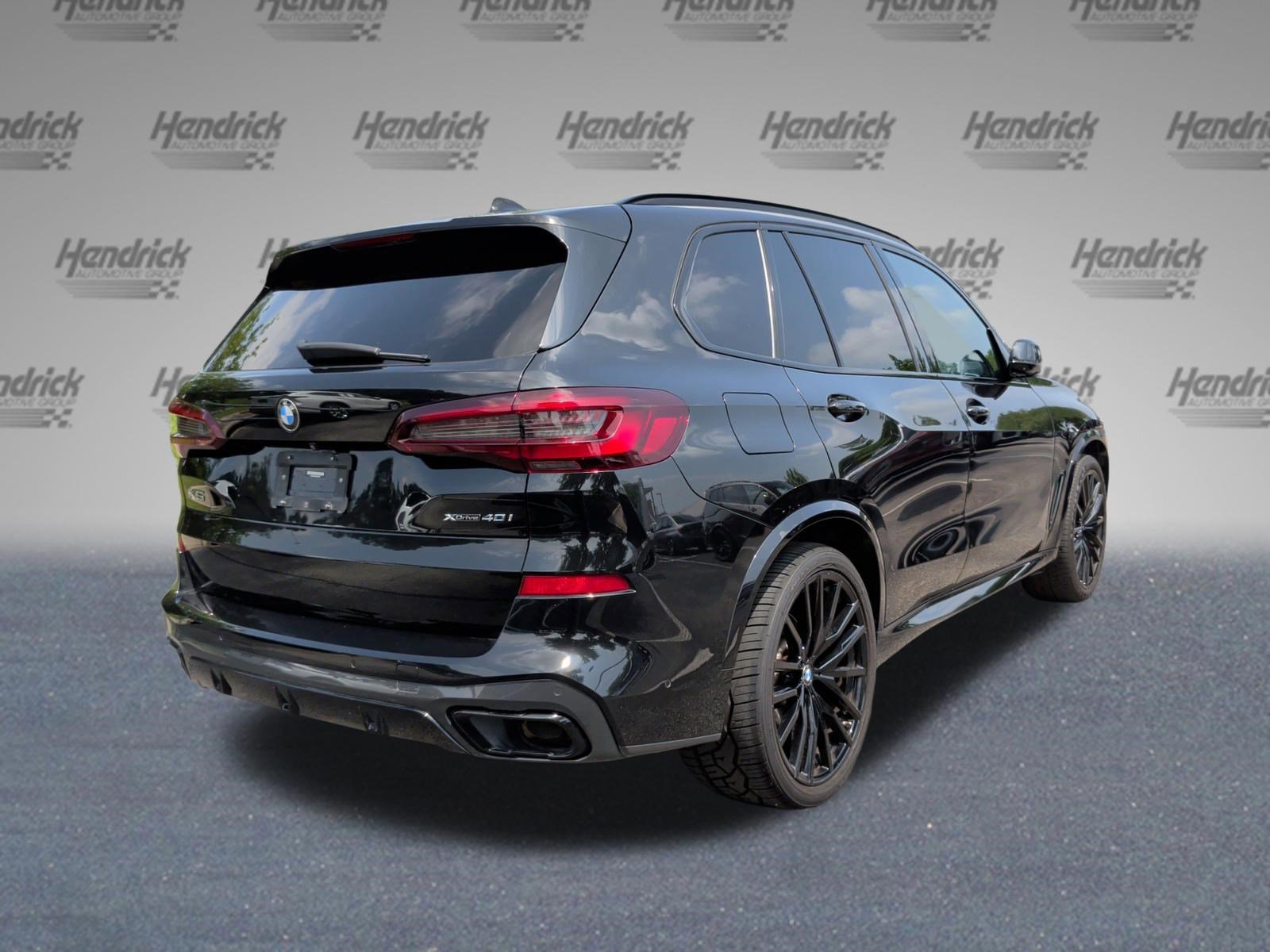 Used 2022 BMW X5 xDrive40i w/ M Sport Package AWD/4WD image 7
