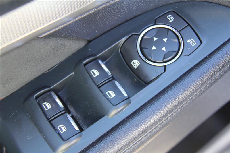Used 2019 Ford Explorer XLT w/ Equipment Group 202A AWD/4WD image 15