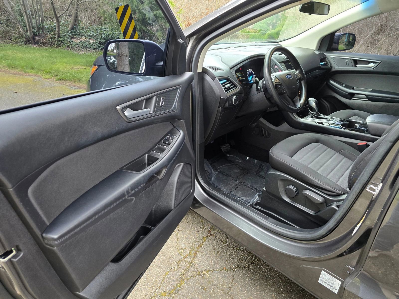 Used 2018 Ford Edge SE image 20