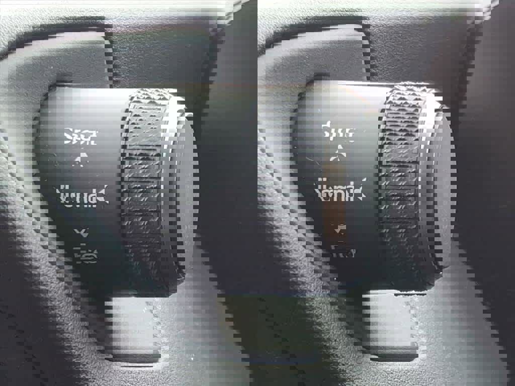 Used 2020 Lexus UX 200 w/ Premium Package image 19