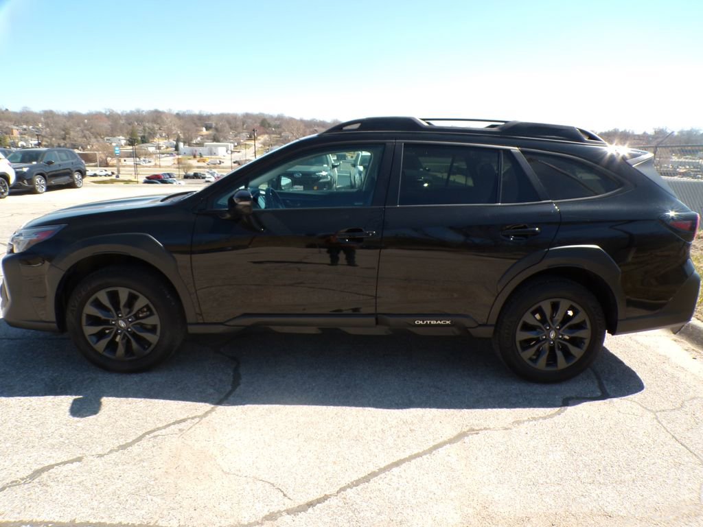 Used 2023 Subaru Outback Onyx Edition image 2