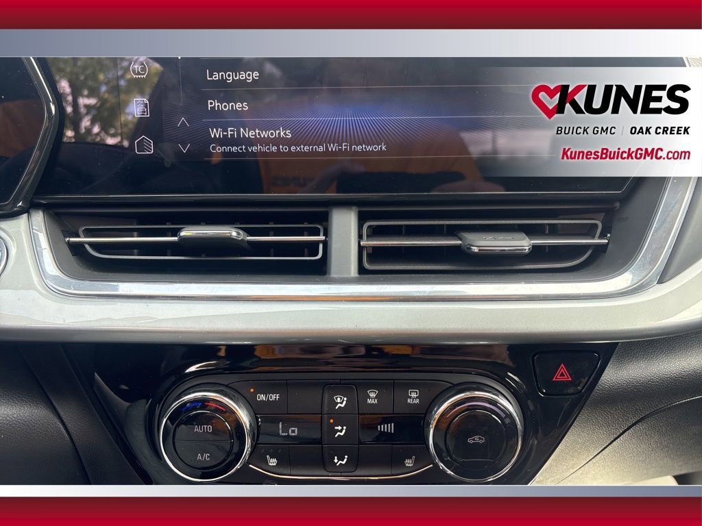 Used 2024 Chevrolet Trax LT w/ Driver Confidence Package image 21