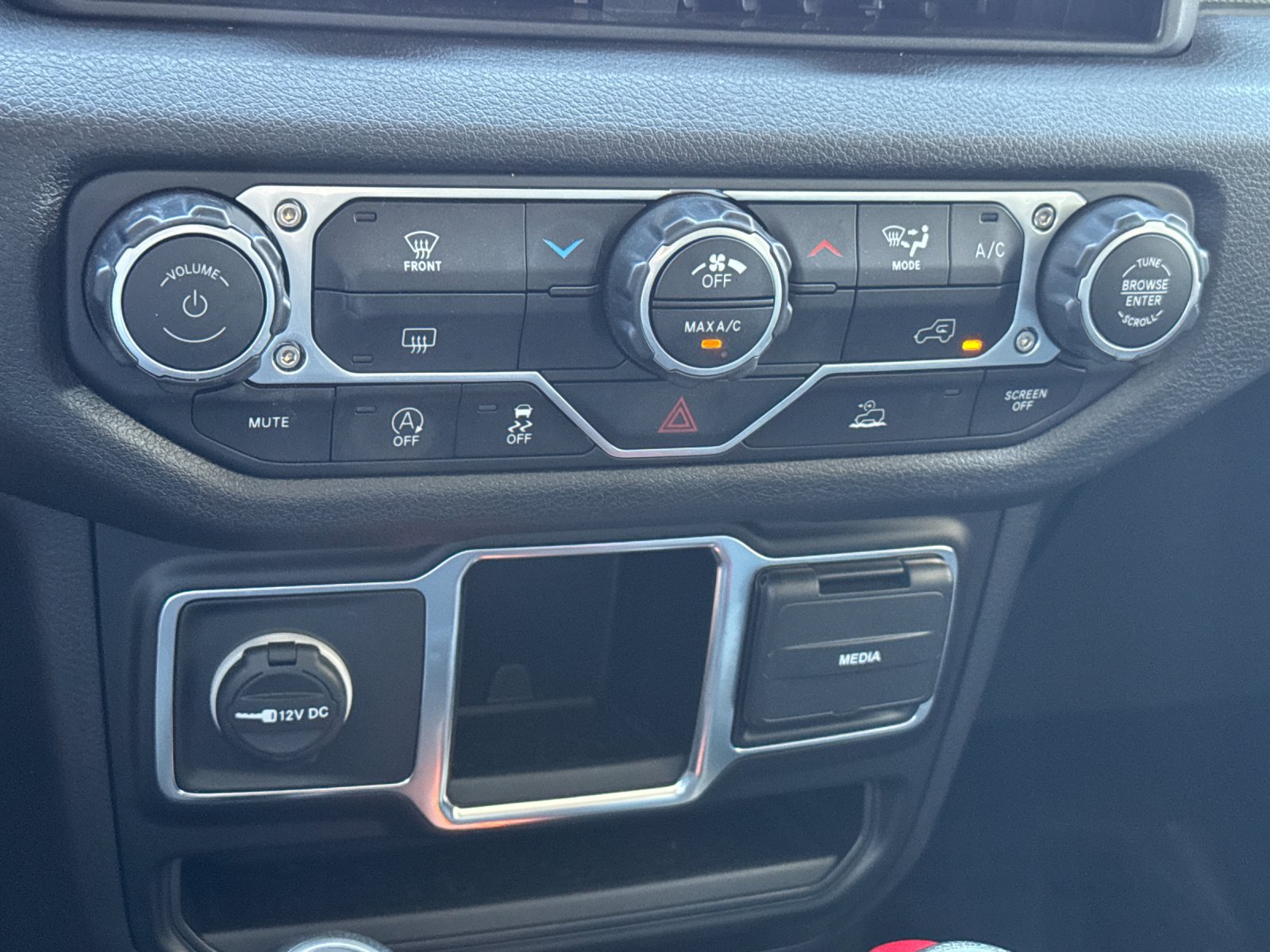 Used 2024 Jeep Wrangler Unlimited Sport AWD/4WD image 22