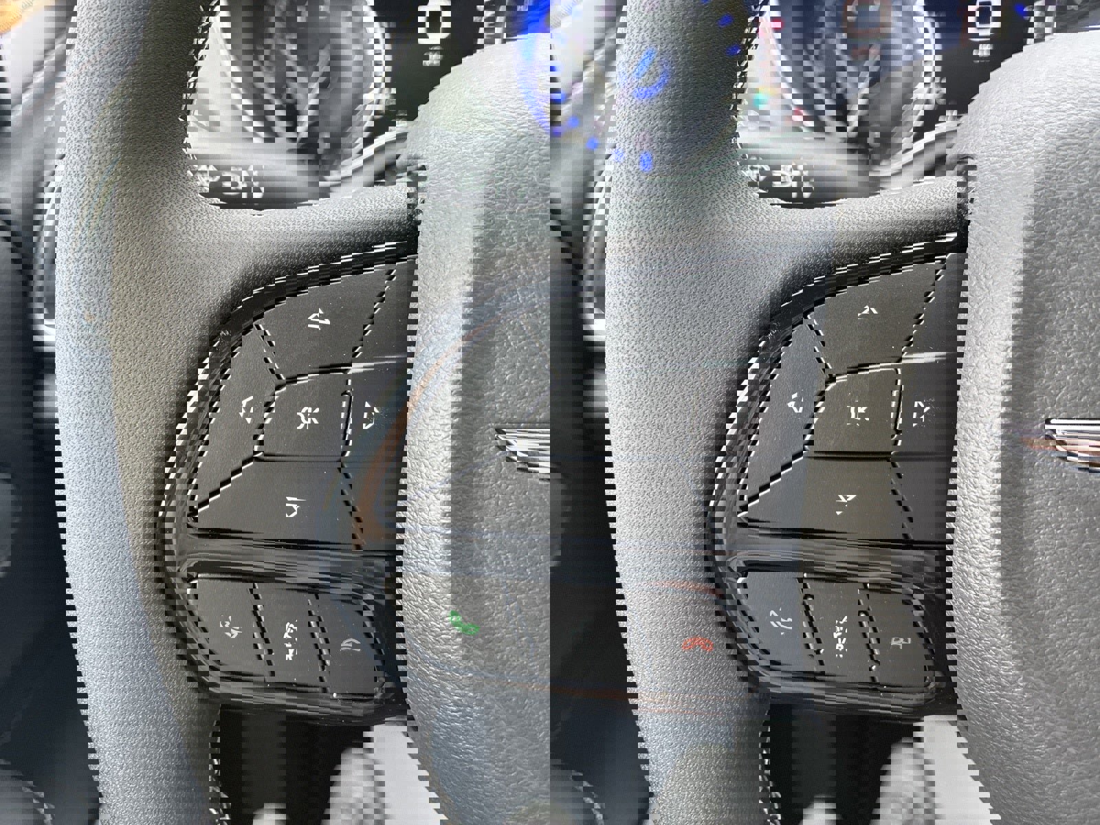 New 2026 Chrysler Pacifica Limited w/ Uconnect Theater Family Group image 30