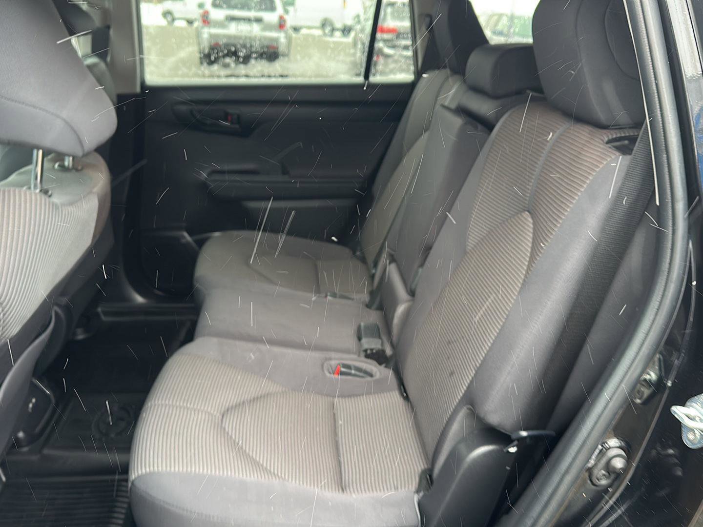 Used 2023 Toyota Highlander LE image 15